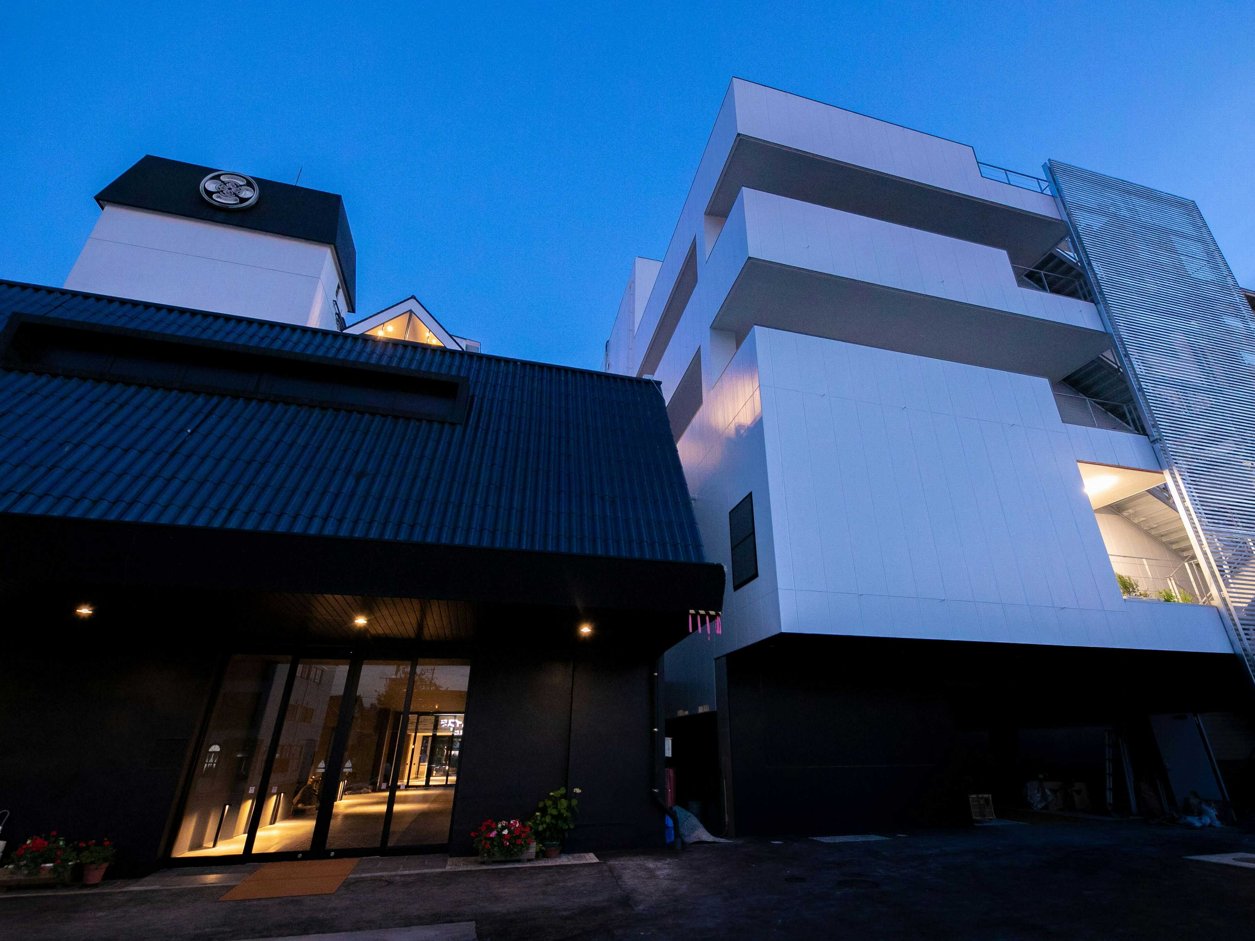 Hitoyoshi Onsen Nabeya (Formerly: Nabeya Main Building)