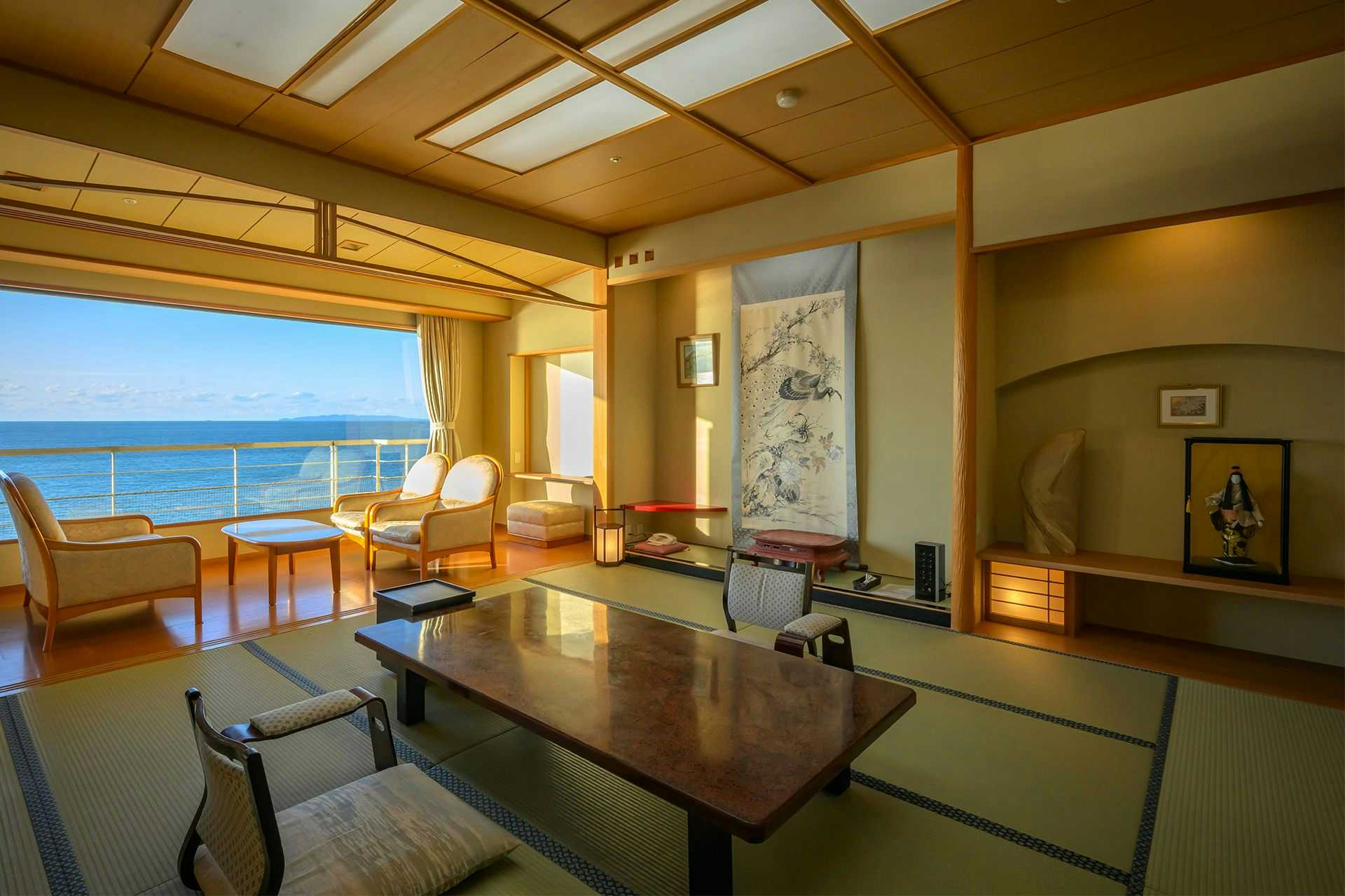 Taikanso Senami no Yu with a traditional tatami room overlooking the blue sea.