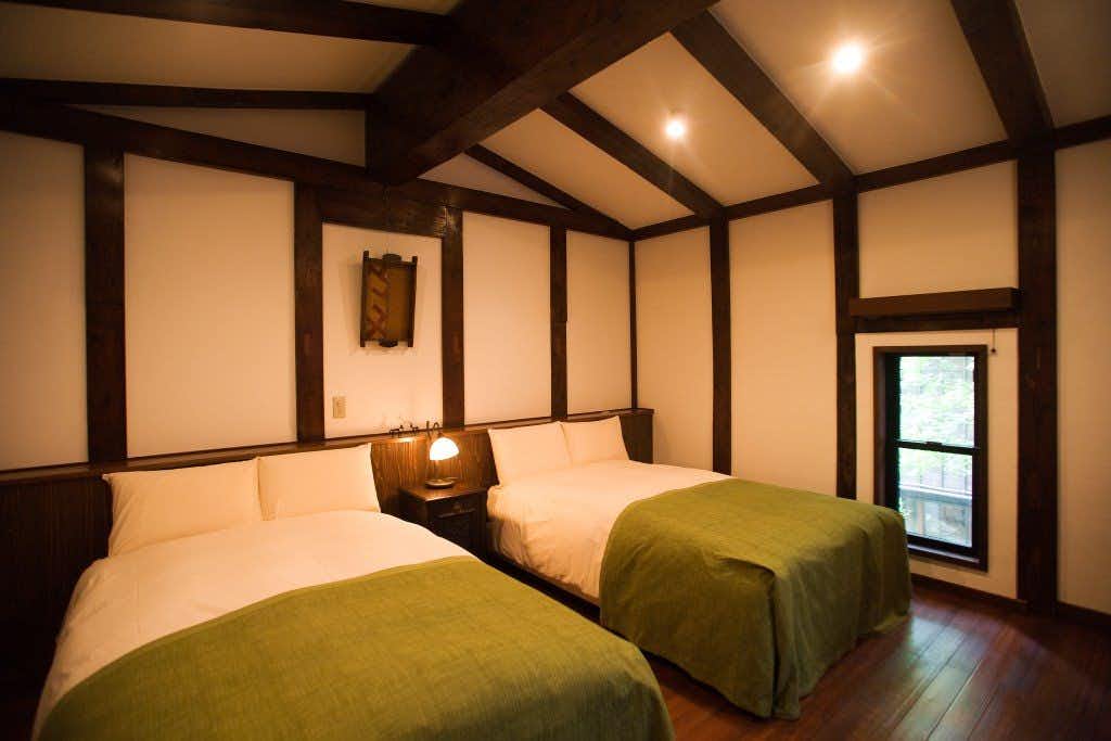 Kanazawa Fukatani Onsen Motoyu Ishiya - A Secluded Inn with a Noh Stage