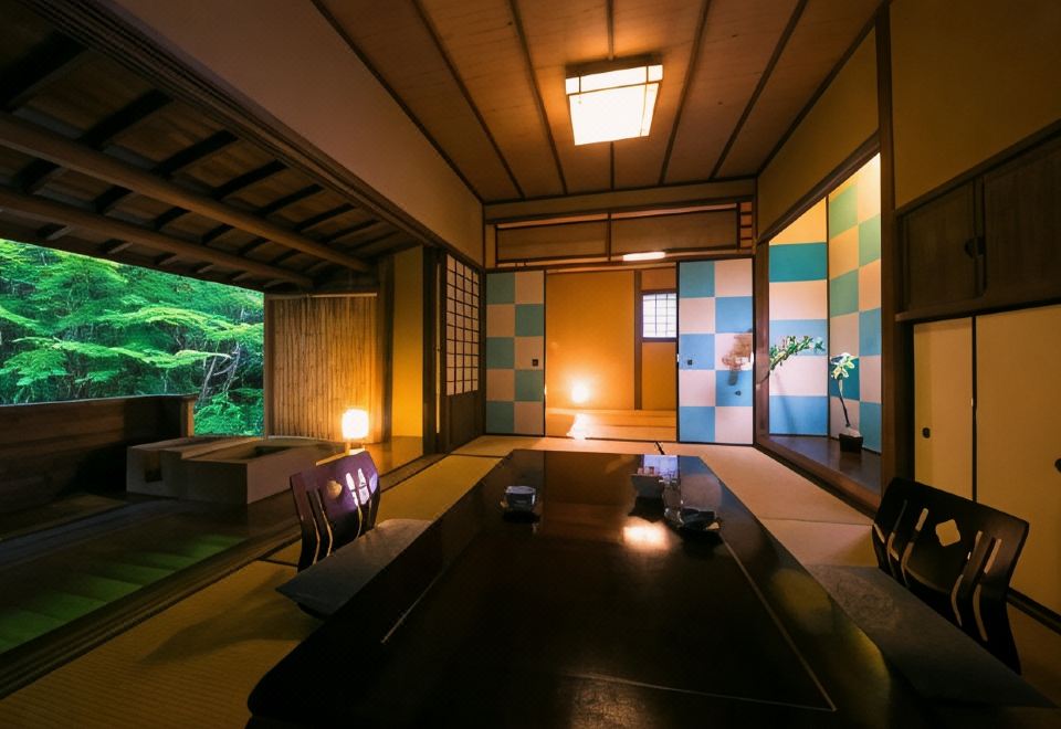 A traditional room opening onto a garden.