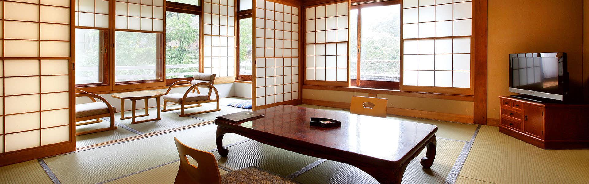 Wangquan Pavilion with a bright tatami room overlooking the mountain valley.