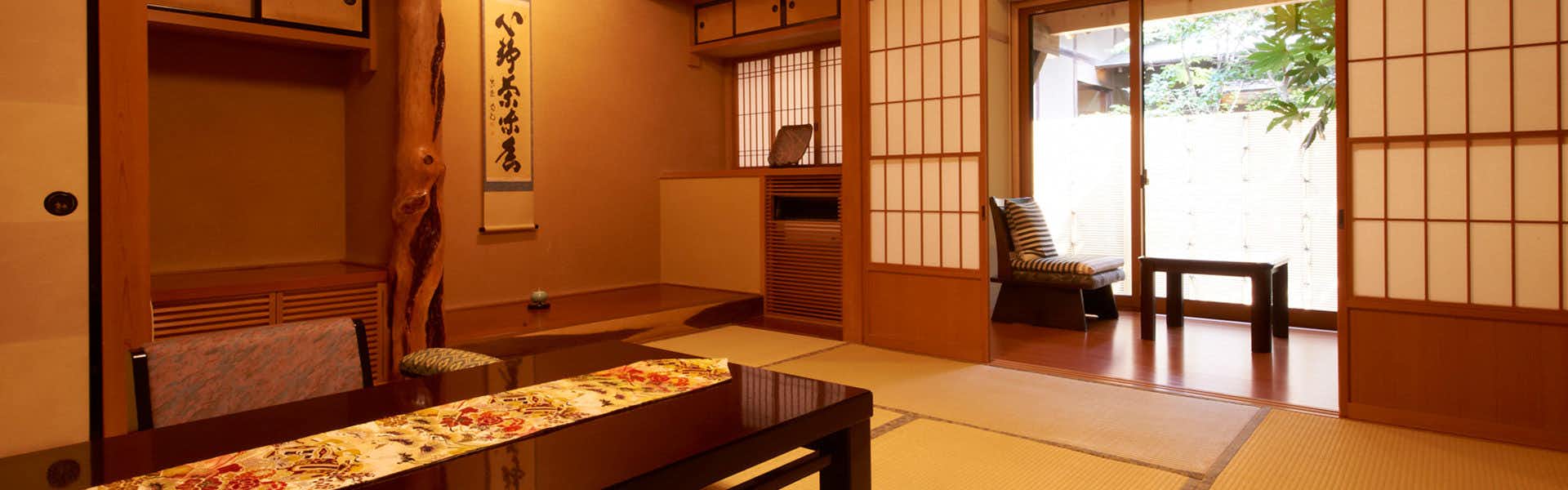Hanare no Yado Yomogino, Japan