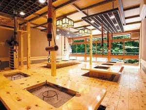 Irori no Yado Houraku with a spacious dining hall arranged around sunken irori hearths.