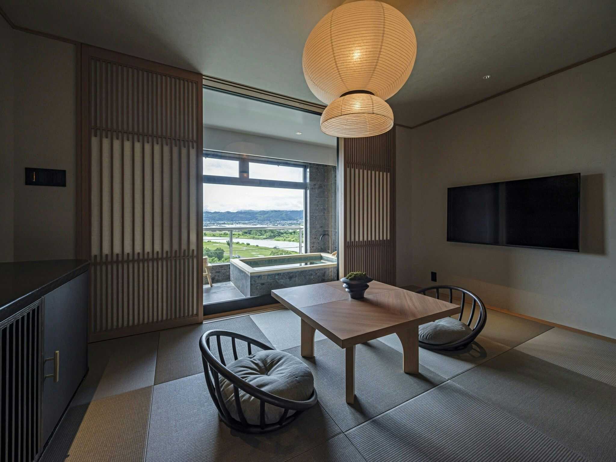Hotel Parens Onoya