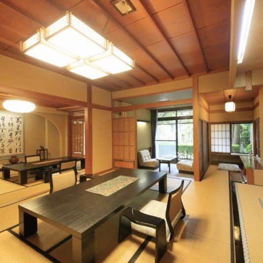 Shouhaku-kan connected tatami sitting areas with low tables and veranda chairs