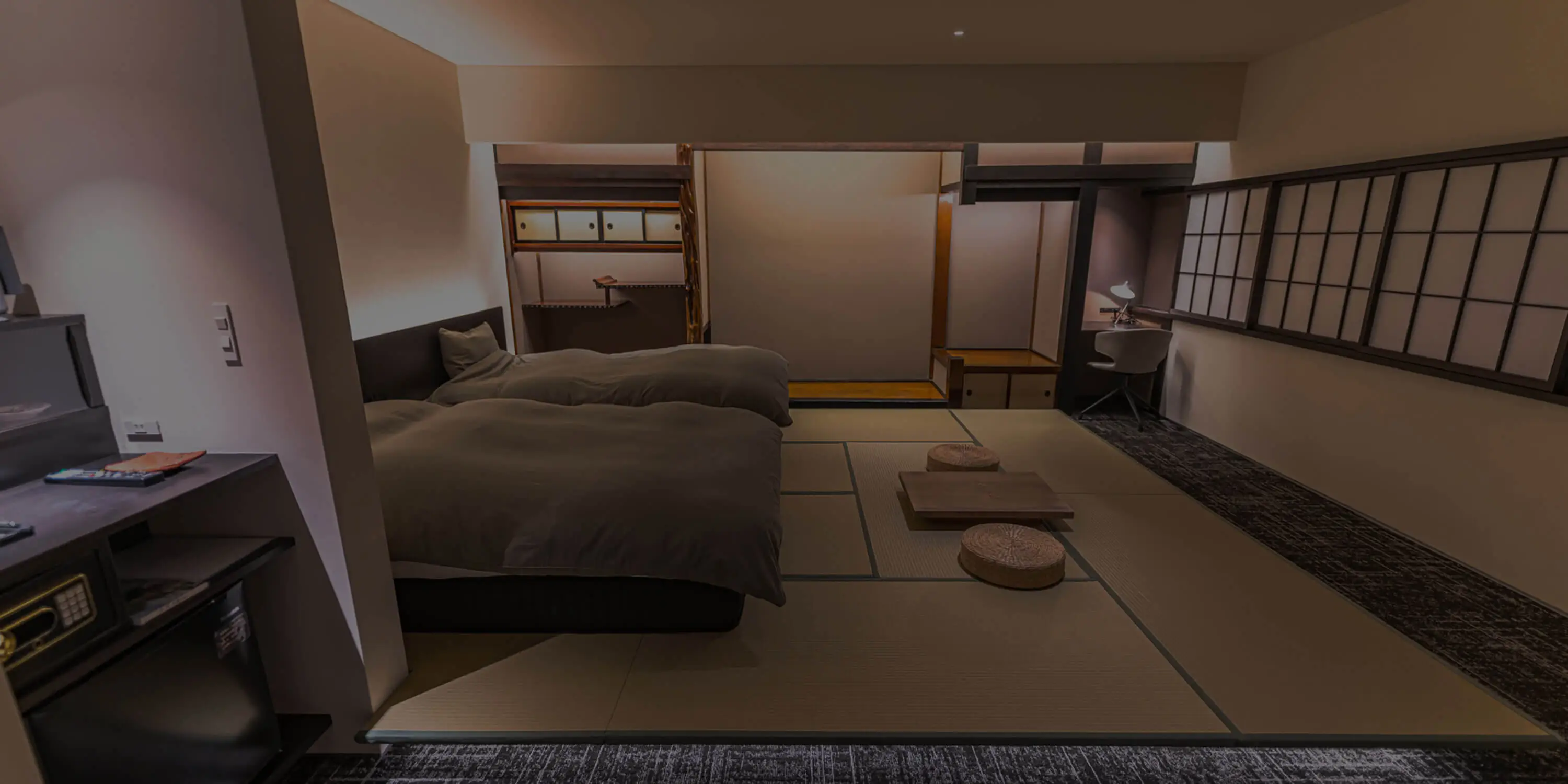 Guest room with tatami and twin beds.
