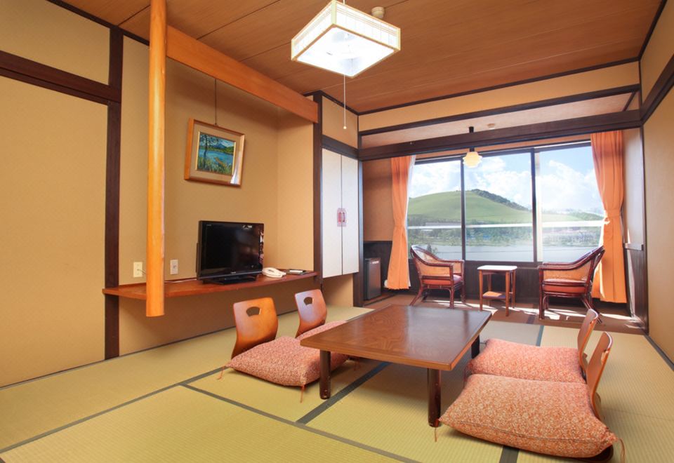 Kimimatsuso Inn by Lake Shirakaba