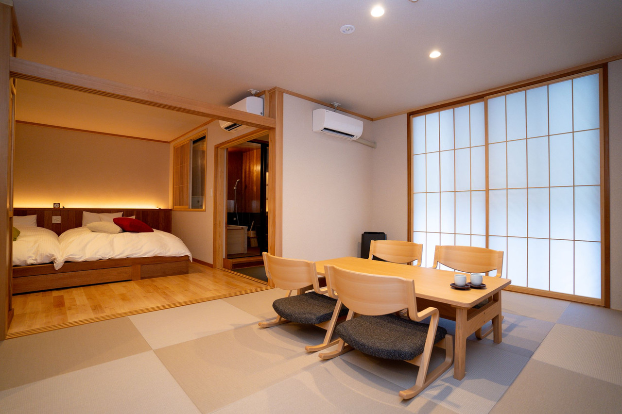 Tsuetate Onsen River babbling inn Ryokan Kaneishi